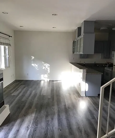 88 N Sierra Bonita Ave — Photo 2