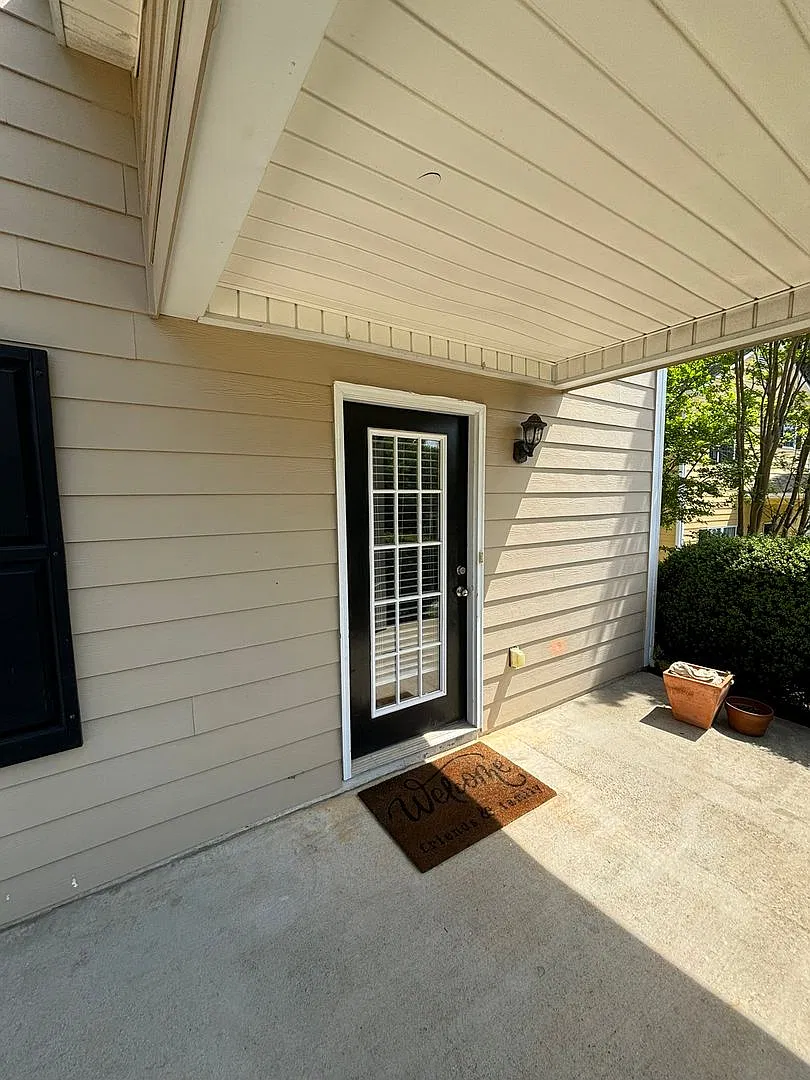 Milford Heights Single-Family Home — Photo 3