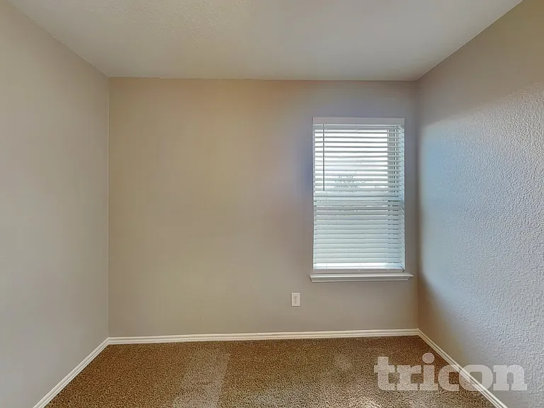 851 Village Point Ln — Photo 12