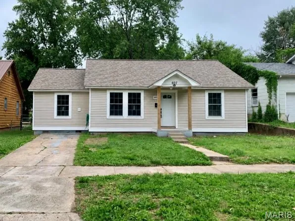 607 E 11th St, Rolla, MO 65401