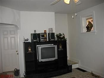 3rd image of 4613 Wilcox Ave