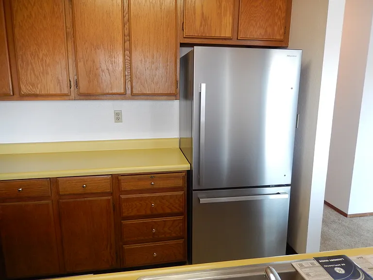 756 Stonegate Dr — Photo 3