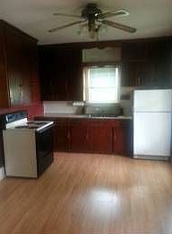 3rd image of 124 8th St E