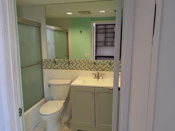 5th image of 2801 Florida Ave APT 401