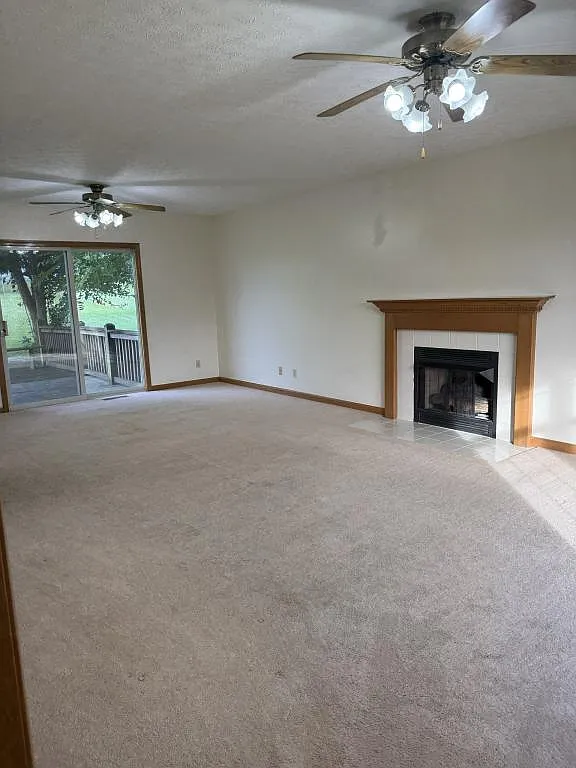225 Schlaeffer Way — Photo 2