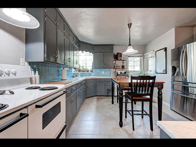 3217 N Villa Ave — Photo 16