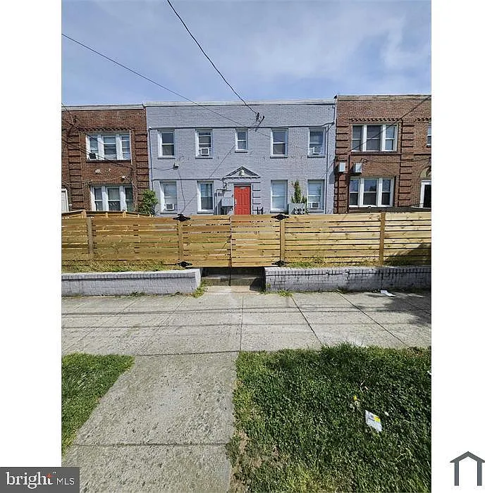 5025 1st St NW