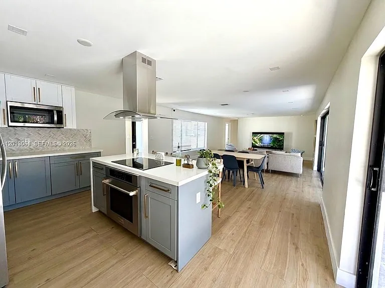 151 SE 6th Ct — Photo 14