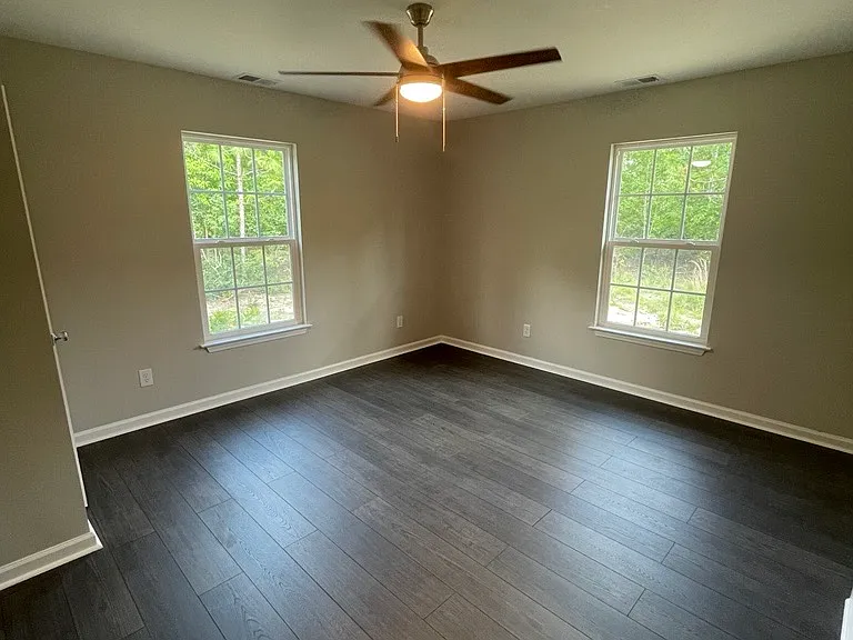 1006 Crystal Springs Dr — Photo 10