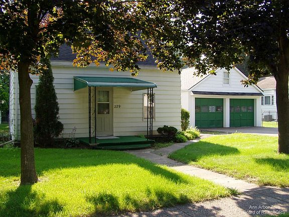 5th image of 229 Oaklawn Ave
