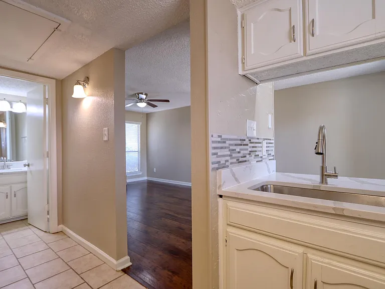 707 Harbour Town Dr #1 — Photo 8