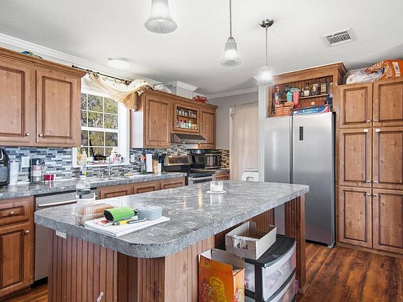 5th image of 760 County Line Rd E