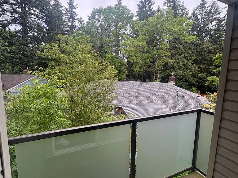 12549 Roosevelt Way NE #4 — Photo 4