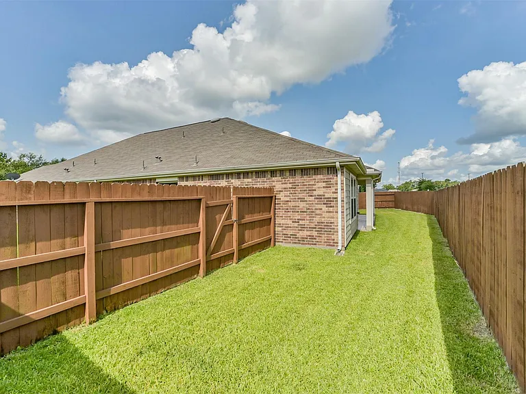 25546 Kensington Lake Dr — Photo 29