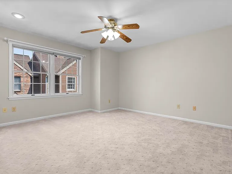 584 Hope St #7 — Photo 16