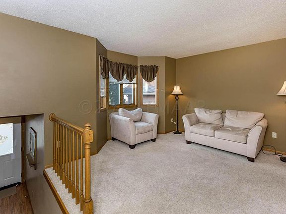 4th image of 1064 Sommerset Pl