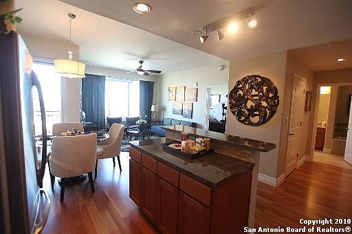 4th image of 215 N Center St #804
