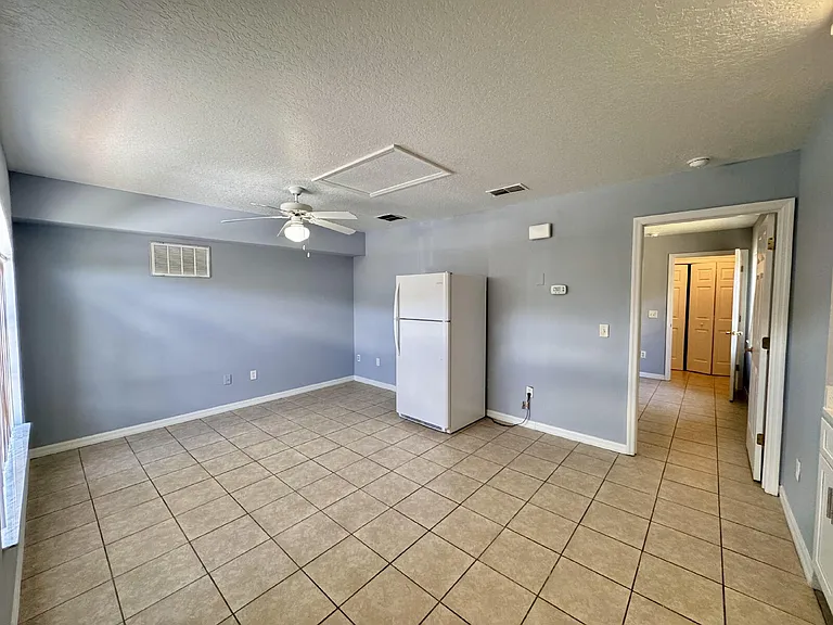 1314 Washington Palm Loop #B — Photo 2