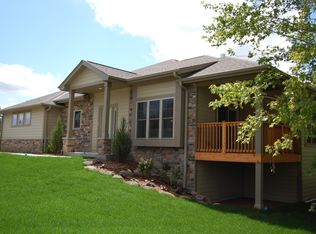 N57w17926 Tall Pines Cir 5, Menomonee Falls, WI 53051