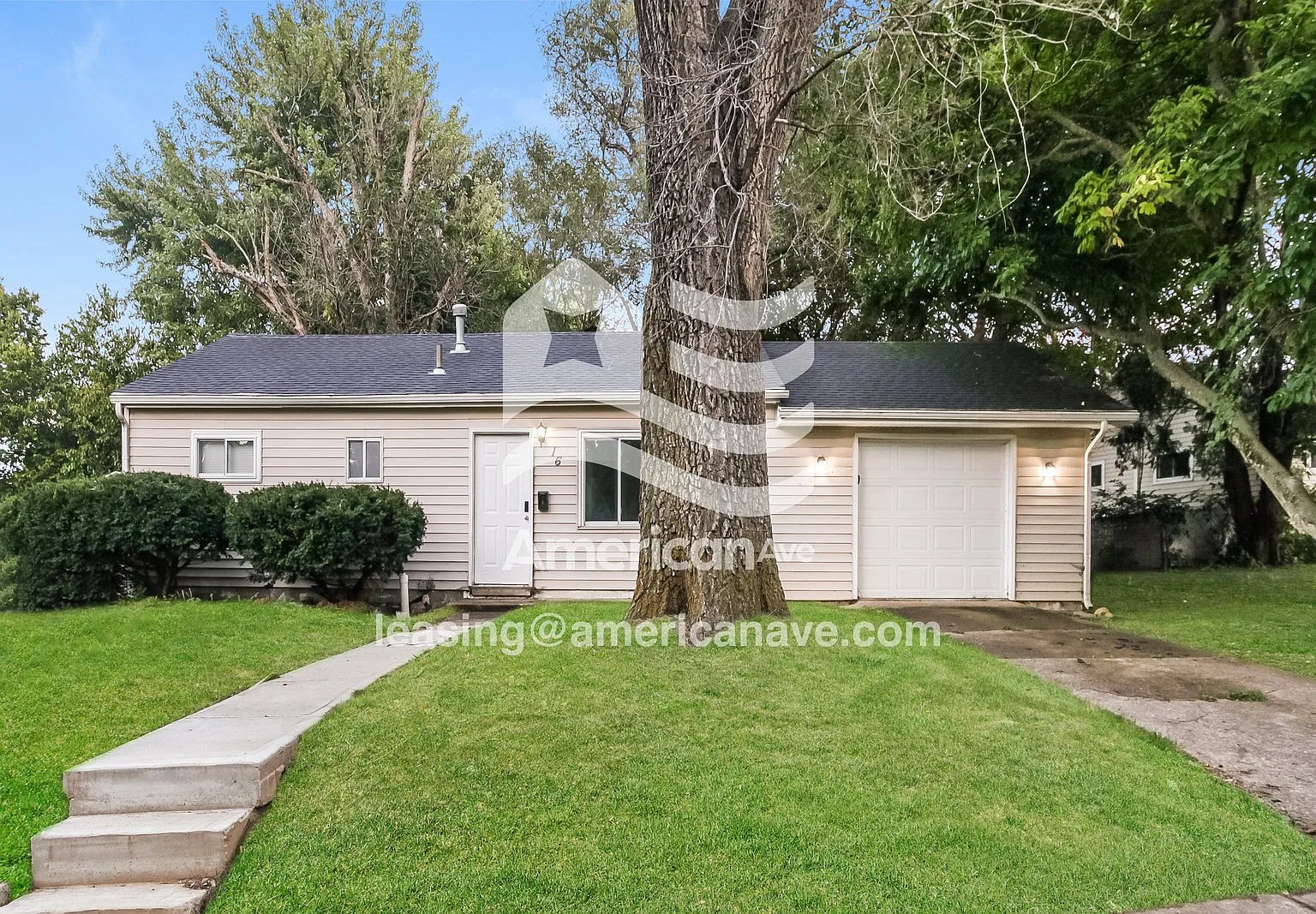 3 bed, 1.0 bath, 855 sqft, $1,307 — Photo 1