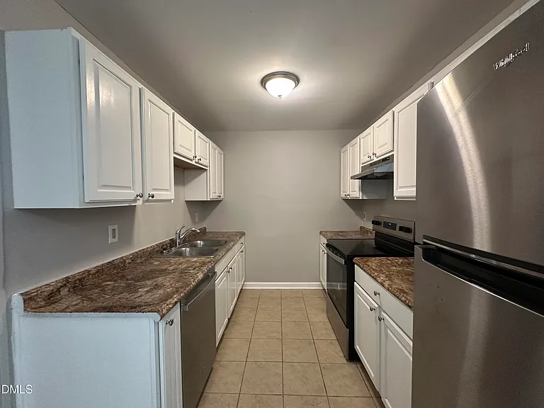 1100 Savannah Dr — Photo 4