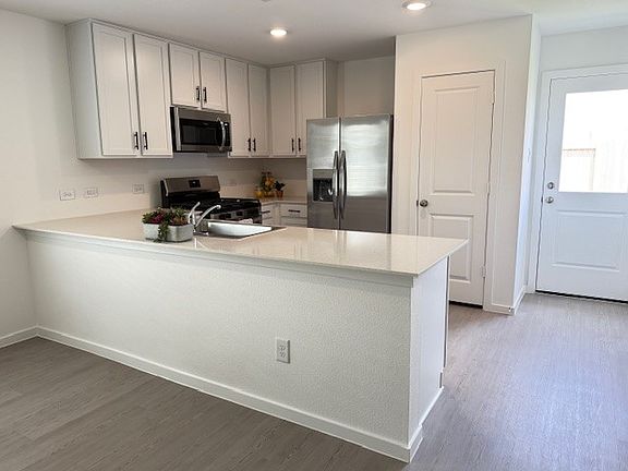 2nd image of 21722 Cottonwood Meadows Trl