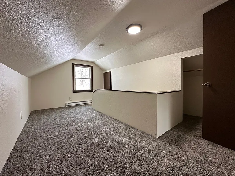 335 14th Ave — Photo 22