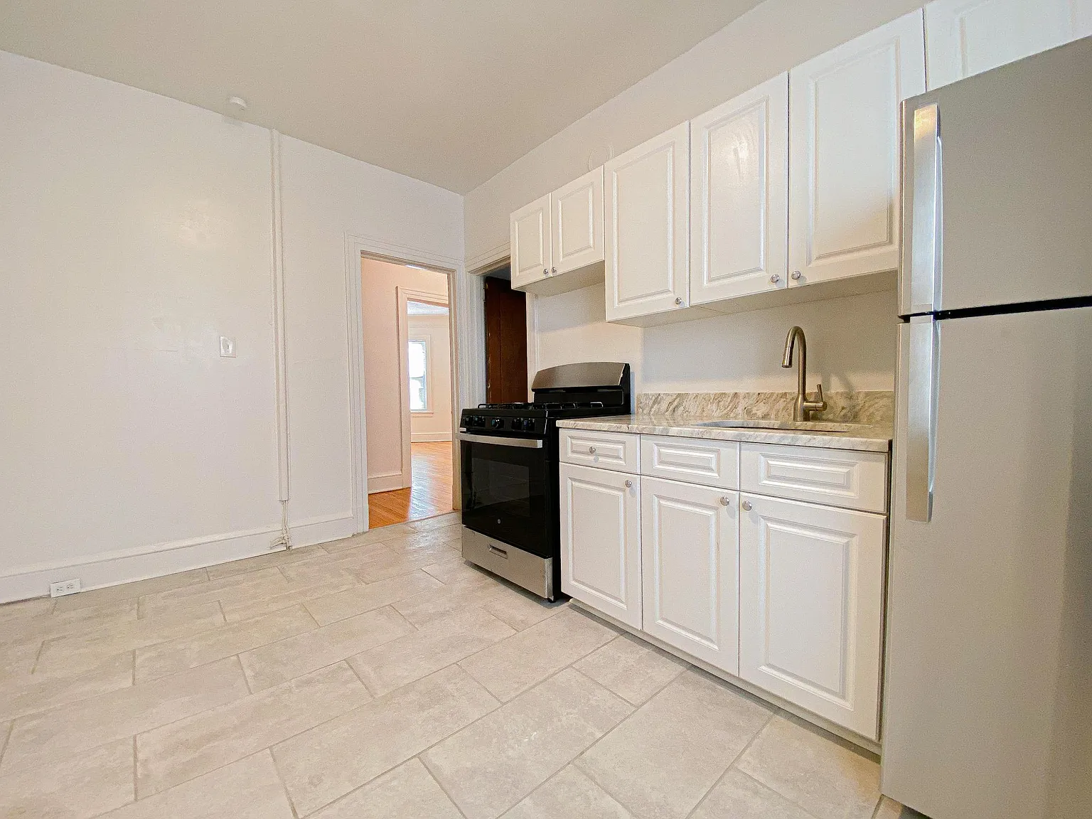 Studio, 600 sqft, $1,505 — Photo 3