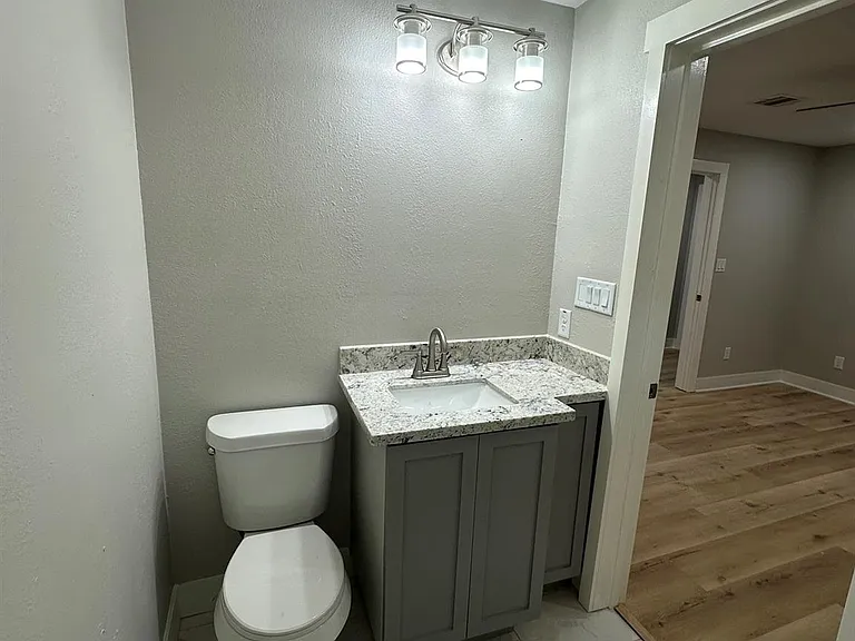 8223 Wallis St — Photo 21