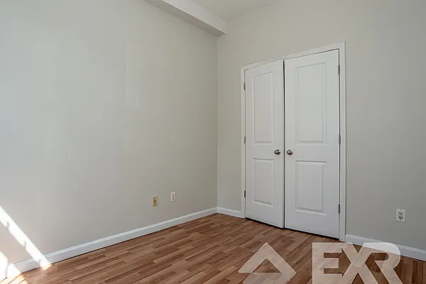 Rented by EXR | media 37