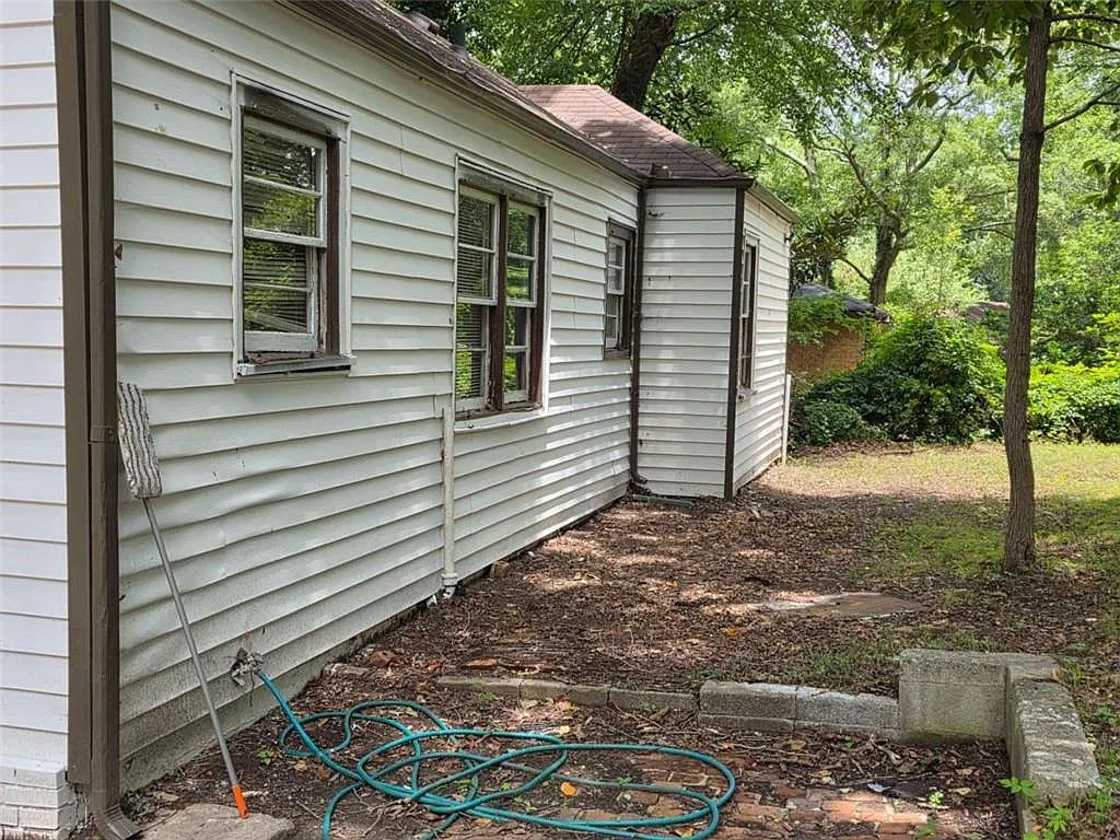 3 bed, 2.0 bath, 1188 sqft, $1,750 — Photo 3