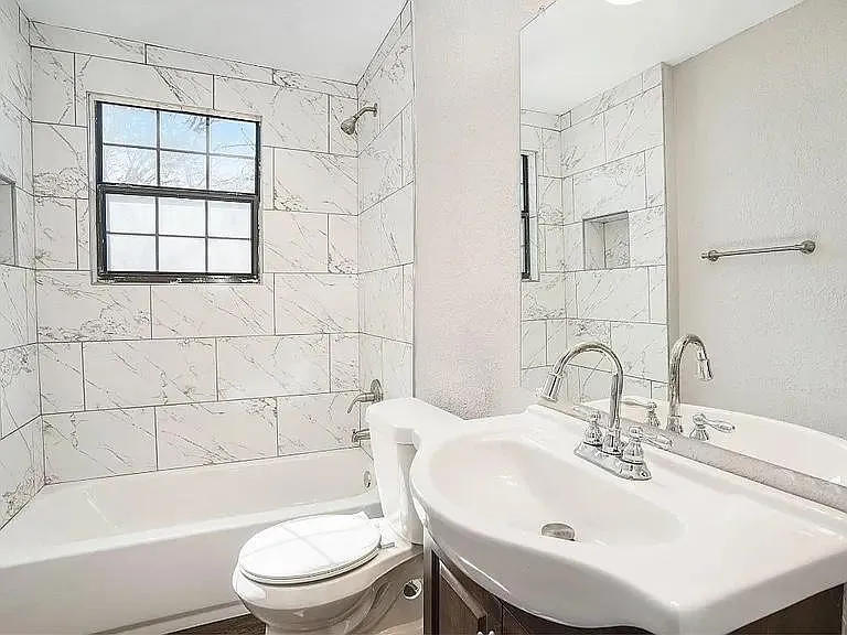 1213 Meadow Park Dr — Photo 10
