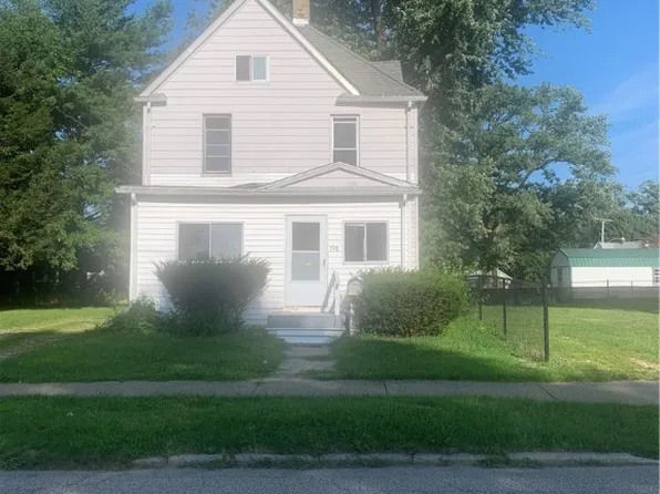 798 Harbor St, Conneaut, OH 44030