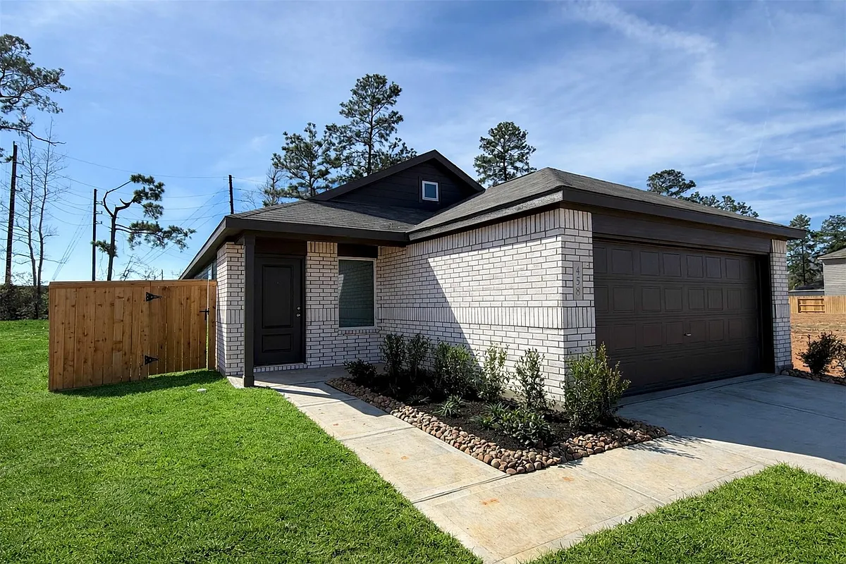 Photo 1 of 11 - 14712 S Ascot Bend Cir - Conroe, TX Primary Photo - 14712 S Ascot Bend Cir