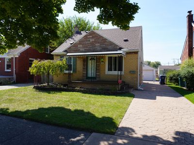 1483 Philomene Blvd, Lincoln Park, MI, 48146