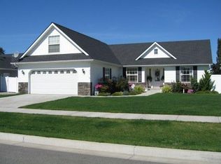 1495 W Sutherland Ct, Hayden Lake, ID 83835