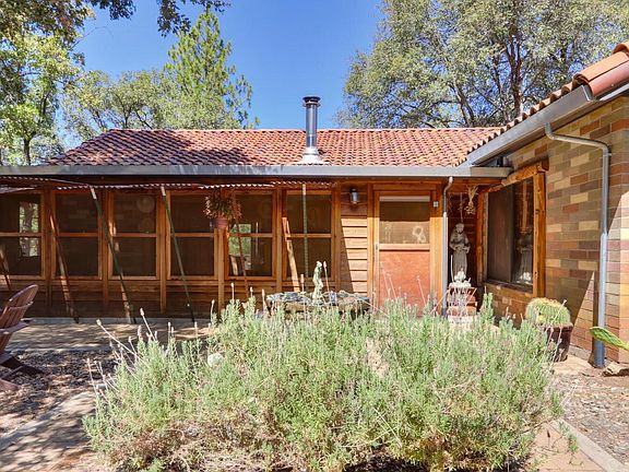 4th image of 16991 Nina Ln