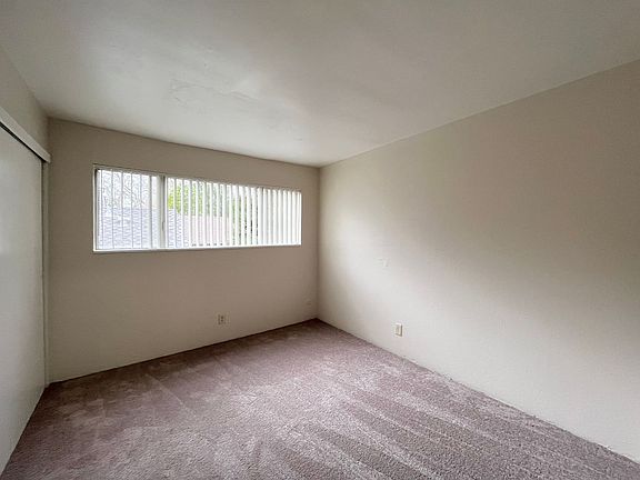 5th image of 2421 E St APT 6