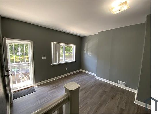4th image of 2143 N Woodstock St
