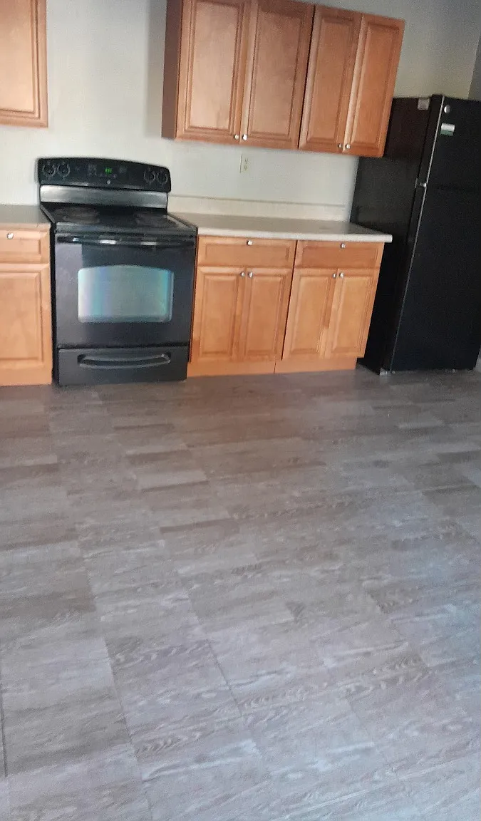 108 N Main St — Photo 2