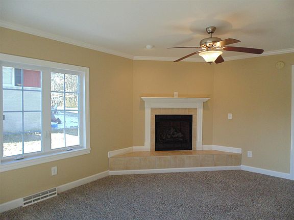 5th image of 109 Horseshoe Dr