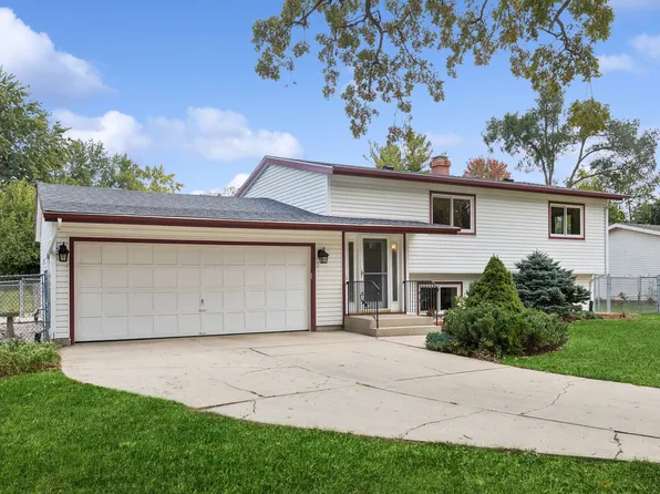2807 Sun Valley Dr, Cary, IL 60013