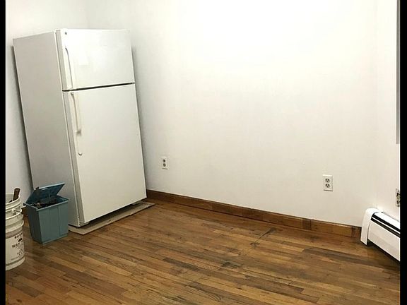 3rd image of 14 Orchard St APT 4G