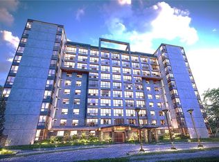 1110 Walden Cir, Mississauga, ON L5J4R3