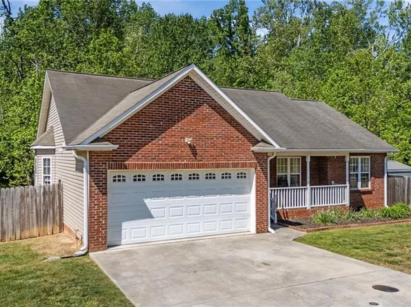 1974 Denise Ln, Winston Salem, NC 27127