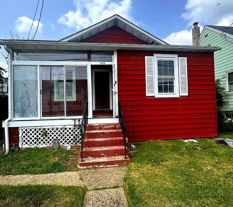 1st image of 828 Wood St