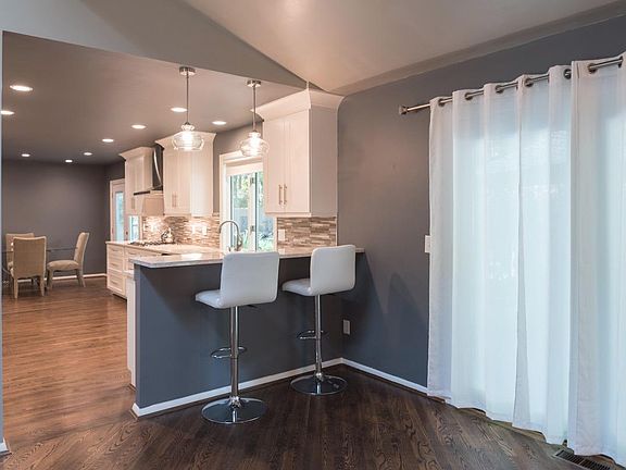4th image of 9869 Forestglen Dr