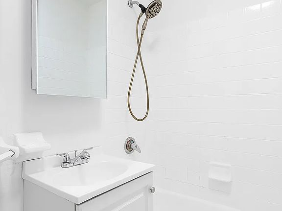 4th image of 12 W 107th St APT 2B