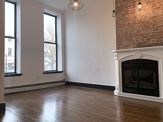 4th image of 475 Lafayette Ave #2A