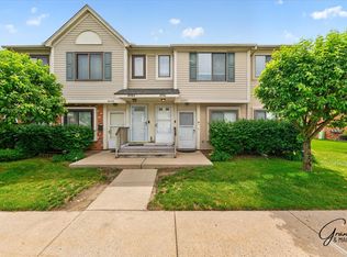 30761 Hidden Pines Ln, Roseville, MI 48066